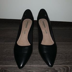 Like New Clark heels